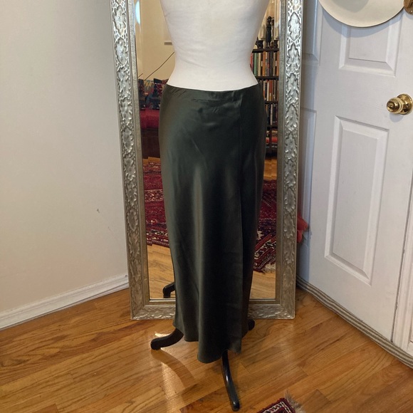 Amanda Uprichard 💯 silk army green high waist midi skirt. Size L. New with tags - Picture 2 of 5